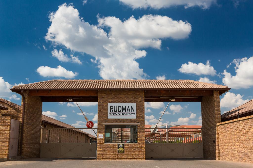Rudman Townhouses - Family Apartment Боксбурґ Екстер'єр фото